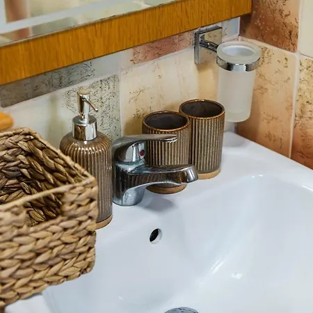 Ferma Gold By Pikhost * Tirana